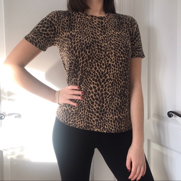 Leopard print tshirt with a round circled neckline - Picture 2 of 2